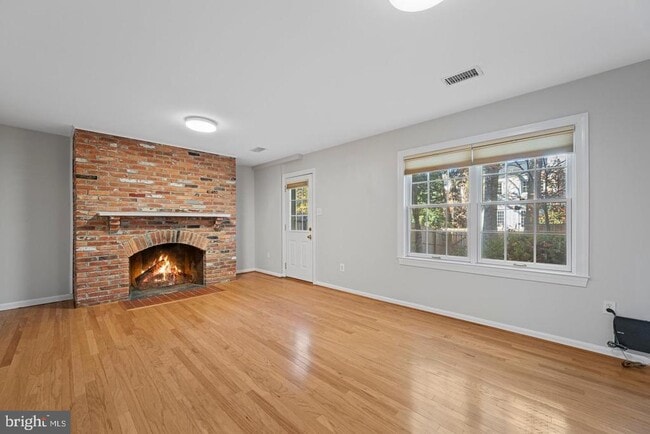 Building Photo - 1106 Brentfield Dr