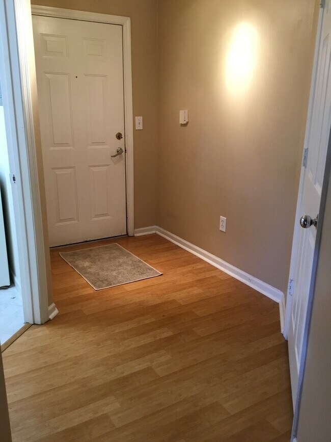 Building Photo - 1005 Bella Vista Blvd