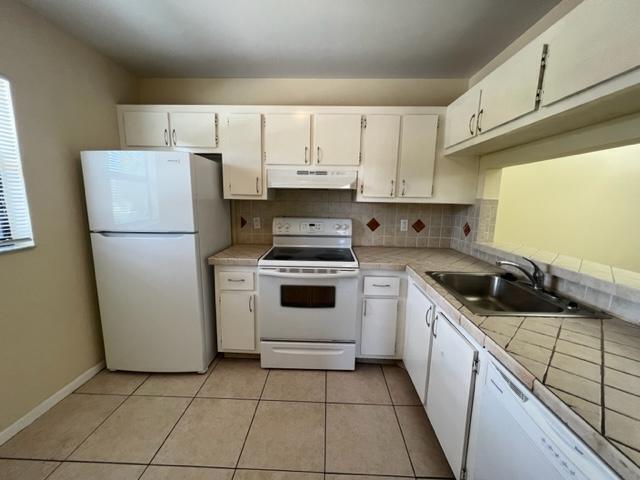 Building Photo - 6808 Palmetto Cir S