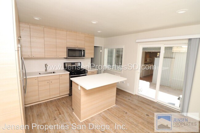 Building Photo - 3612 Ocean Front Walk