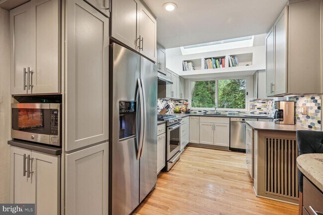 Building Photo - 4634 Ellicott St NW