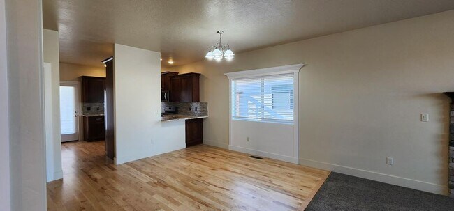 Building Photo - 2551 E Hidden Crk St