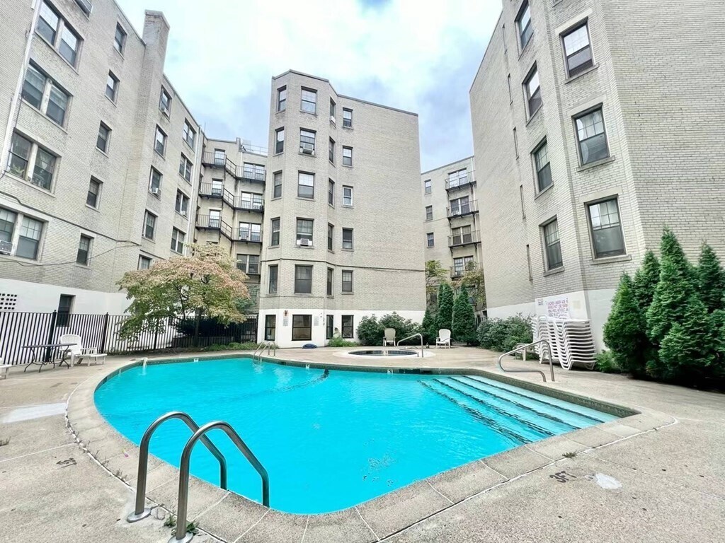 370 Chestnut Hill Ave Unit 370B, Boston, MA 02135 Apartments in