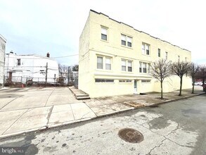 Building Photo - 2020 W 65th Ave