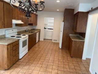 Large Kitchen - 780 W 1850 N