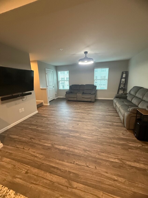 Sala de estar - 2718 Sydney Overlook Ln