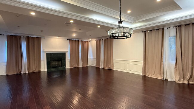 Great Room/Dining - 4703 Columbus Ave