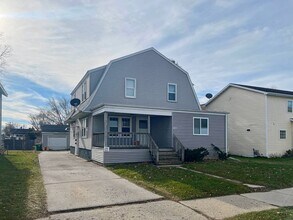 Building Photo - 1580 Elm St