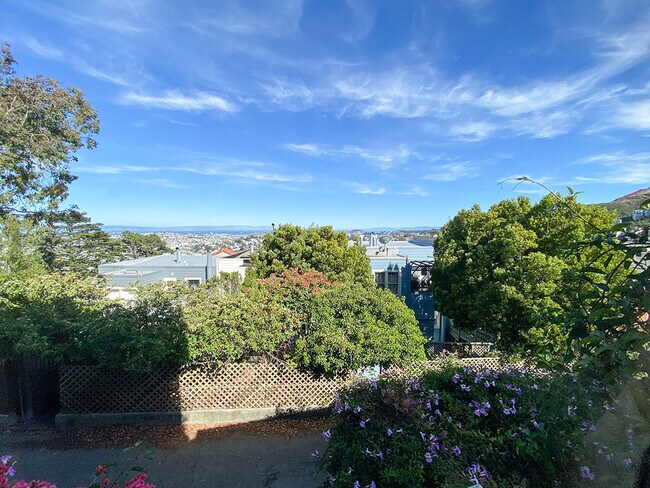 Building Photo - 360 Upper Ter