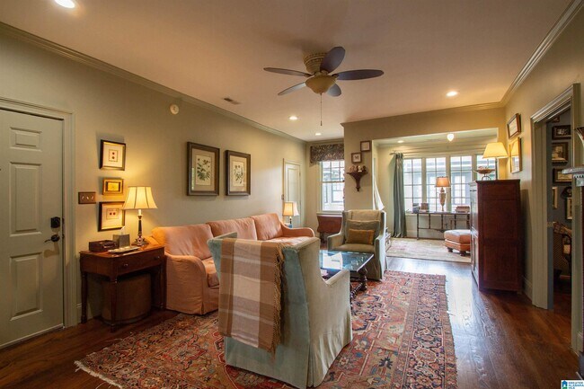 Foto del edificio - 3121 Highland Ave