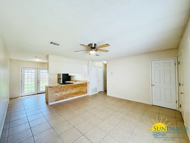 Building Photo - Beautiful 2 Bedroom Home in Fort Walton Beach!