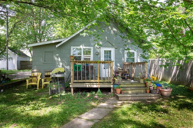 Foto del edificio - PRELEASING AUGUST 2024 - Large Back Porch