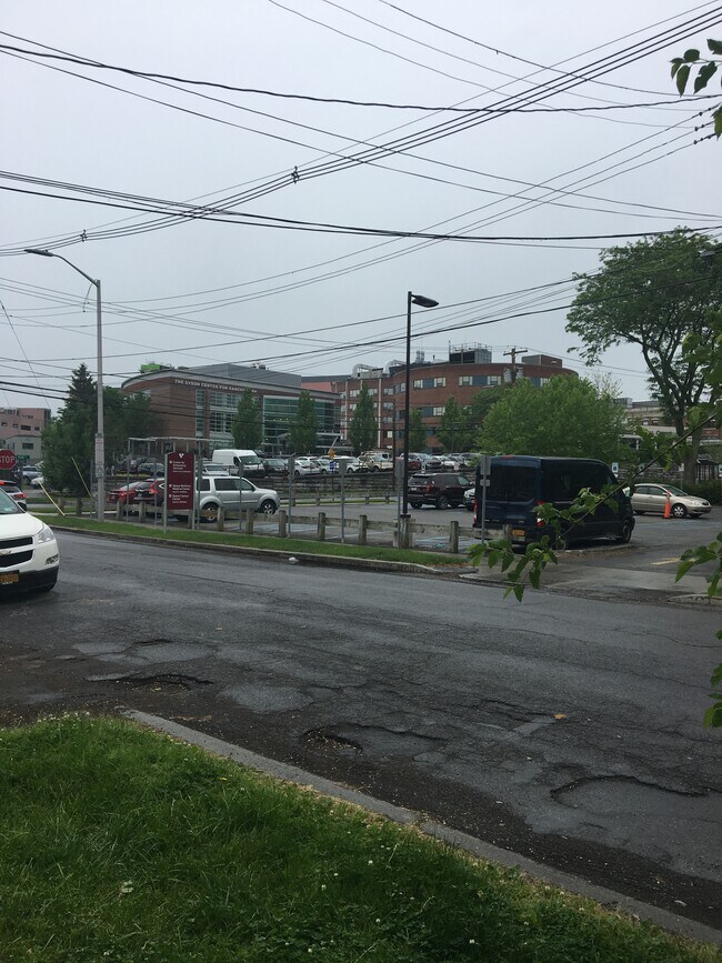 56 Lincoln Ave Unit 1st Floor, Poughkeepsie, NY 12601 Apartments in Poughkeepsie, NY
