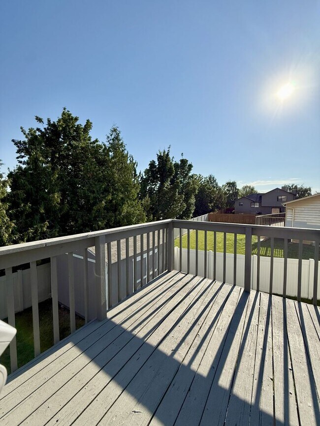 Building Photo - Spacious Comfort Meets Practical Living in...