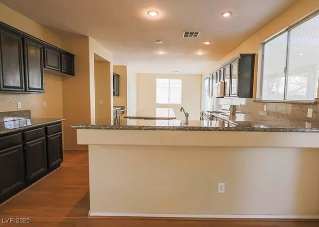 Building Photo - 9055 Danesbury Ct