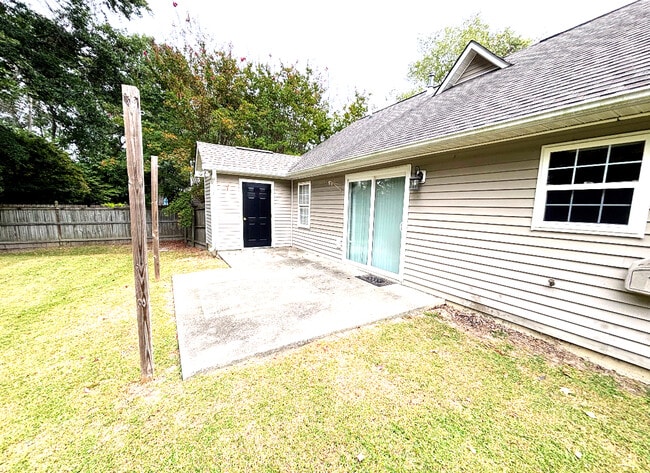 Building Photo - 1679 Scarborough Rd