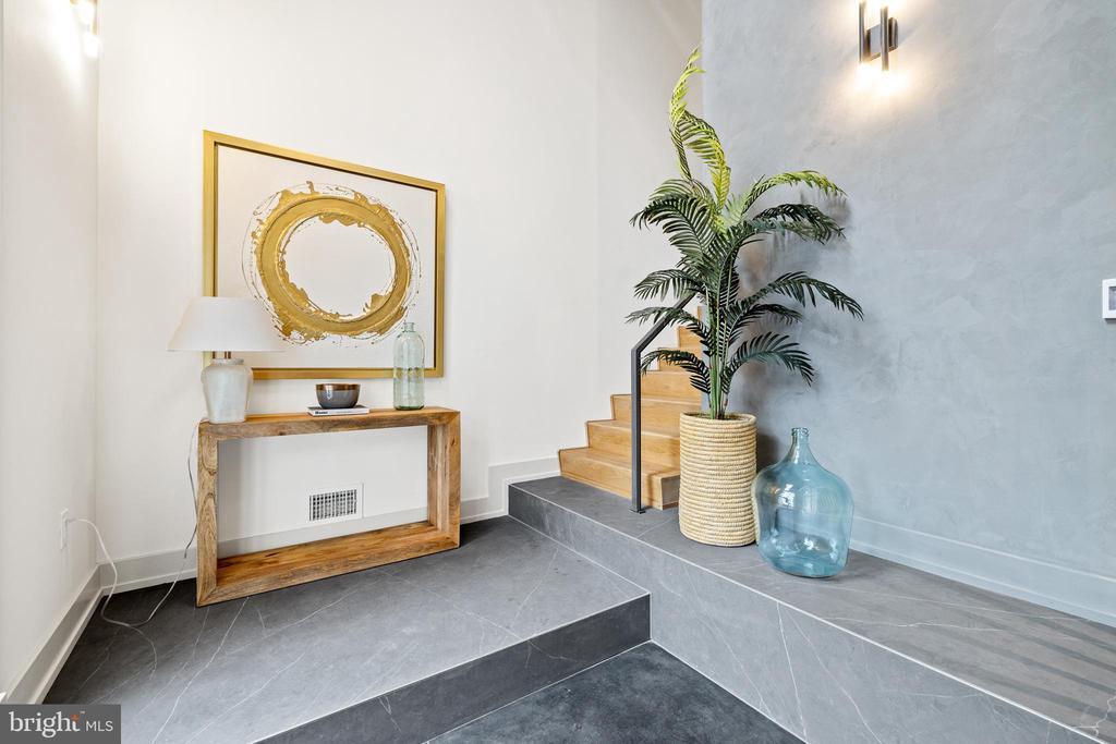 Foto principal - 110 S Bonsall St