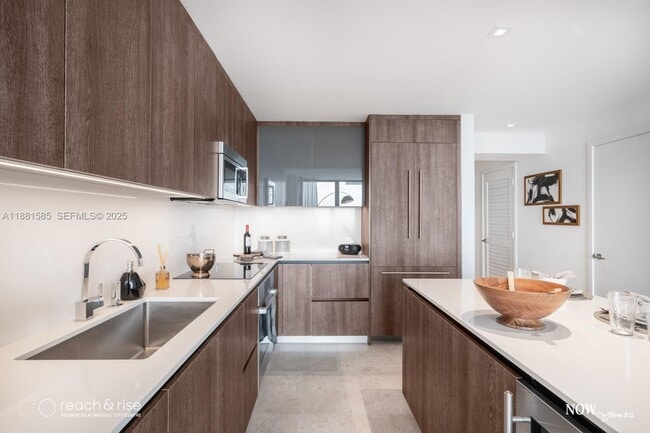 Foto del edificio - 88 SW 7th St