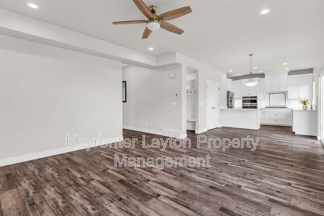 Foto del edificio - 1432 E Daylily Ct