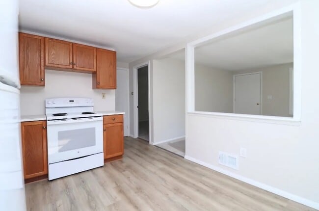 Building Photo - 31 Kennedy Dr