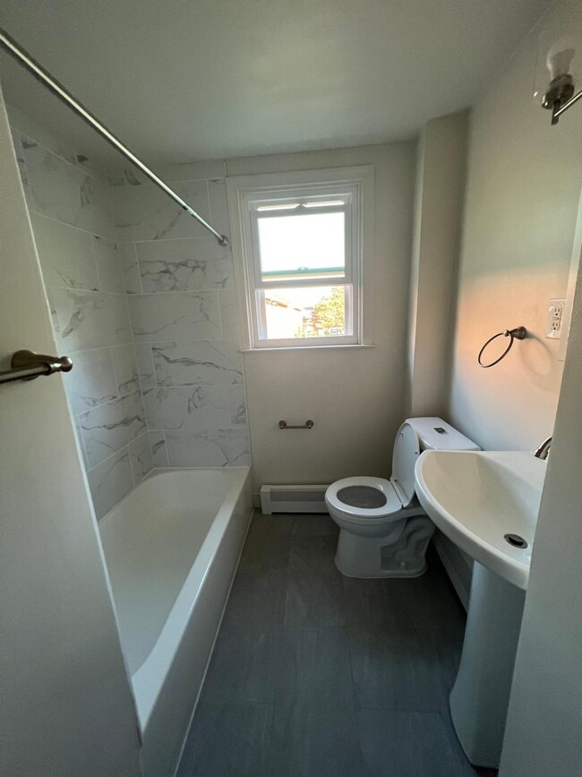 Building Photo - 3526 Rhoads Ave