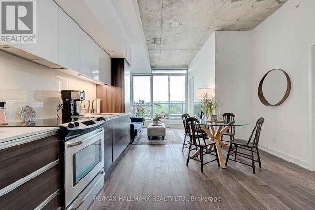 Photo du bâtiment - 1238 Dundas St E