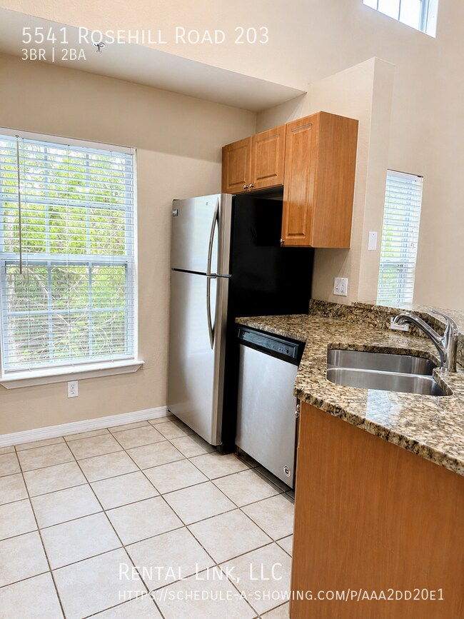 Foto del edificio - 5541 Rosehill Rd
