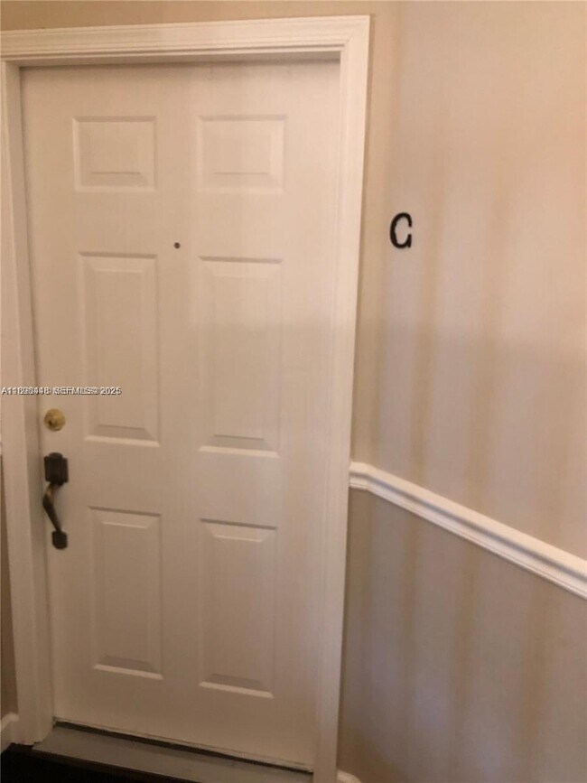 Foto del edificio - 5800 Coach House Cir