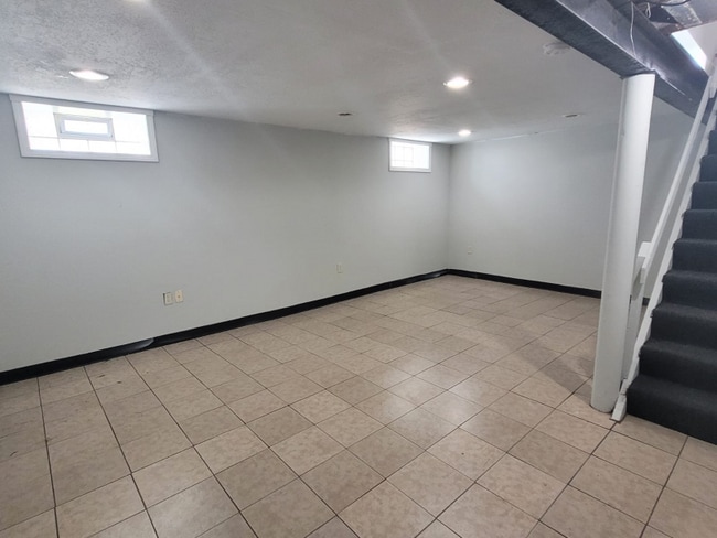 Photo - 3781 Grosvenor Rd House