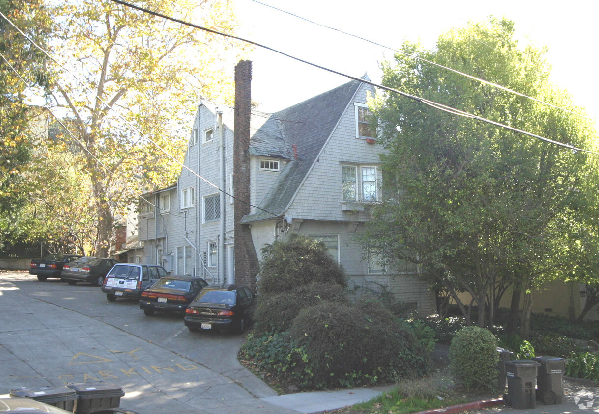 Building Photo - 2433 Warring St
