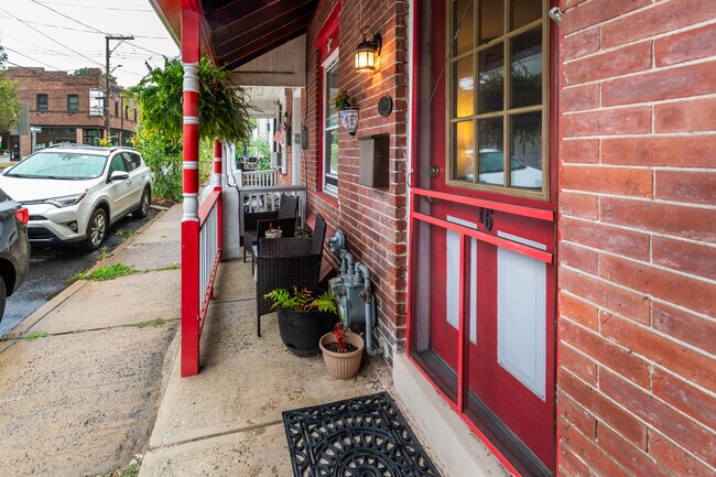 Building Photo - 76 Coryell St