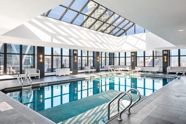 Foto del edificio - 225 W 56th St