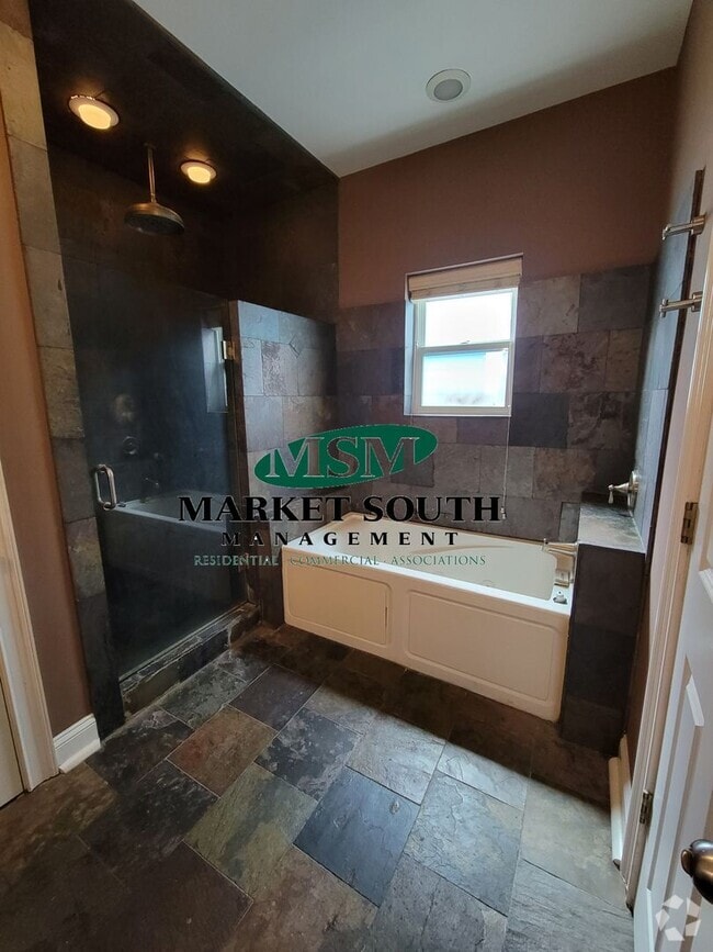 Building Photo - 518 W 37th St