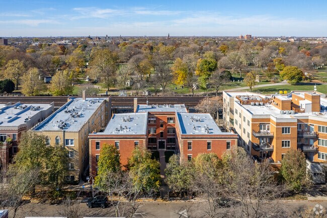Foto aérea - 4132-4142 N Kenmore Ave