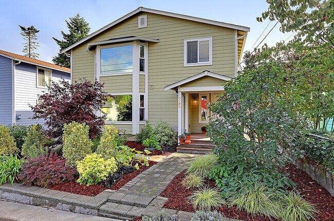 Building Photo - 7160 18th Ave SW
