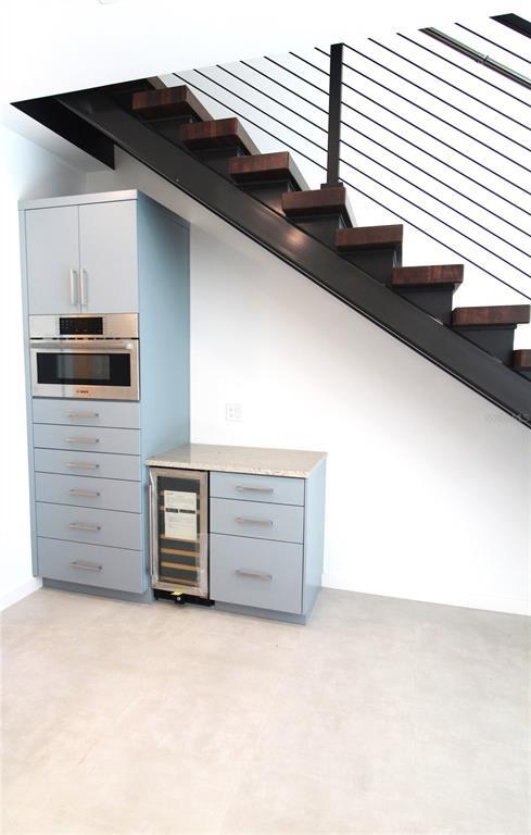Foto del edificio - 945 N Osprey Ave