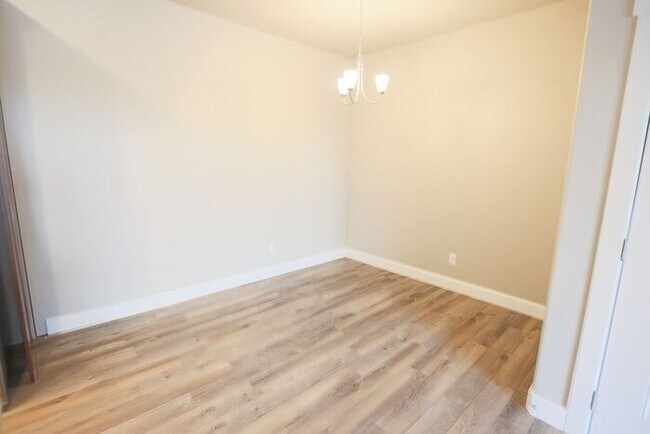 Building Photo - 443 S 575 W