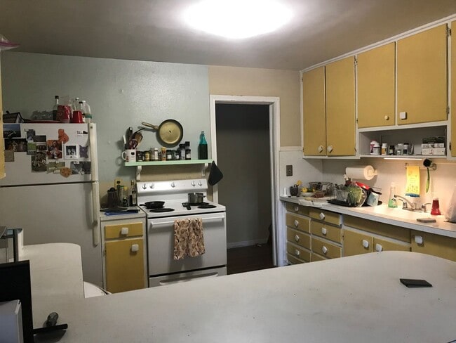 Building Photo - 390 Prince St