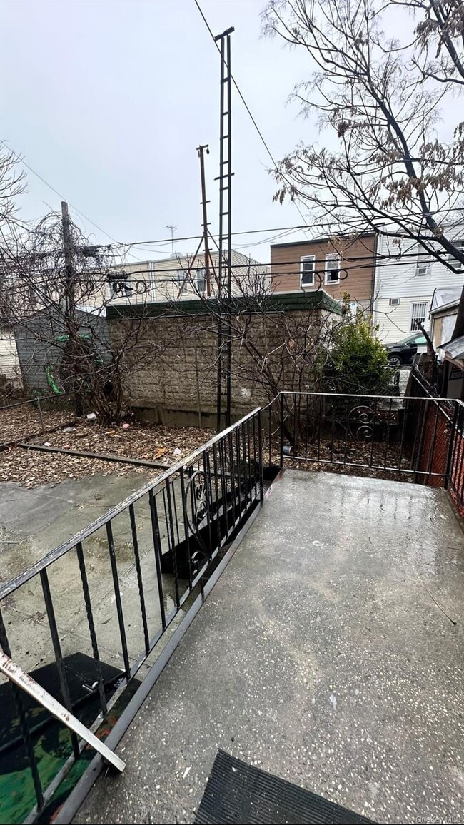 Building Photo - 70-15 66th St