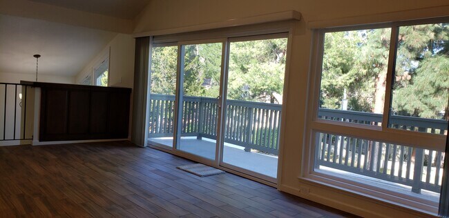 Building Photo - 112 Conifer Cir