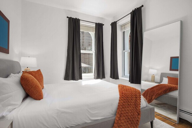 Building Photo - 211 Front St