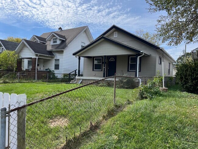 Building Photo - 730 N Bosart Ave