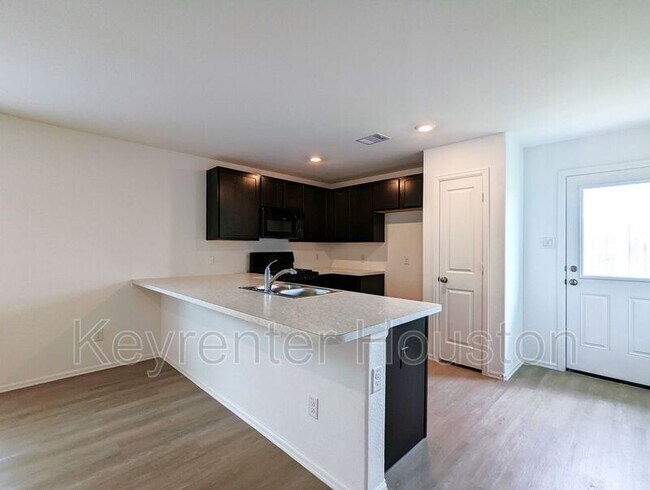 Foto del edificio - 8810 Wooster Trails Dr