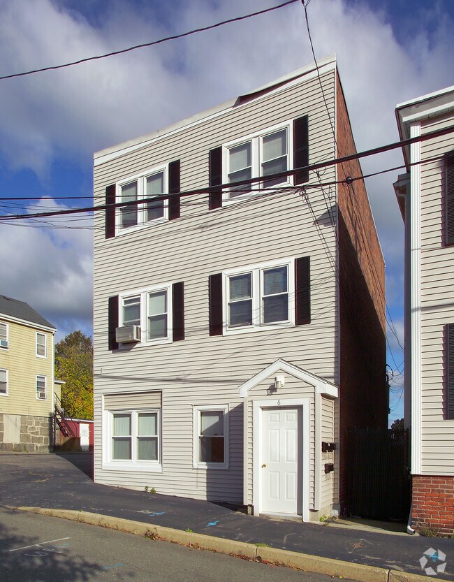 Building Photo - 58-64 Winter St