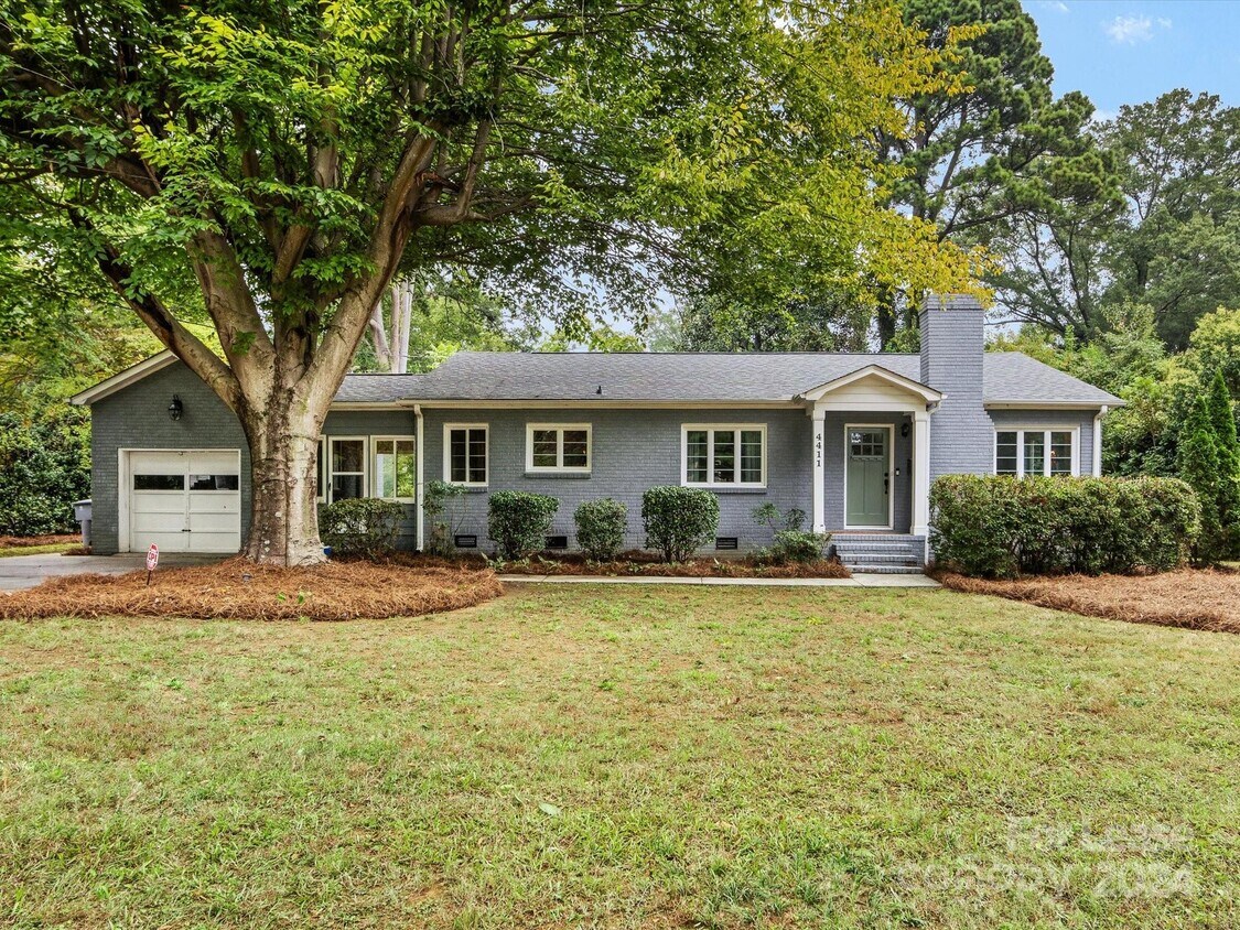 Primary Photo - 4411 Castleton Rd
