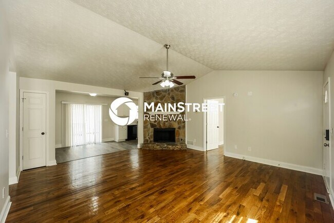 Building Photo - 3 Bedroom Pet-Friendly Home in Stockbridge, GA with Main Street Renewal