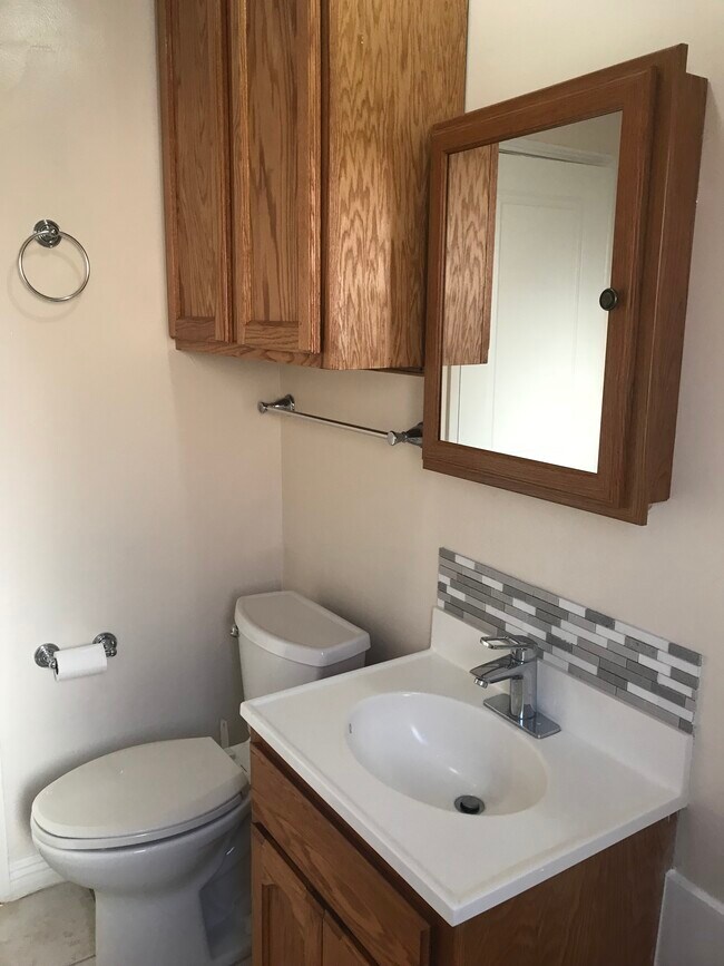 Foto del edificio - 1216 W Victory Blvd