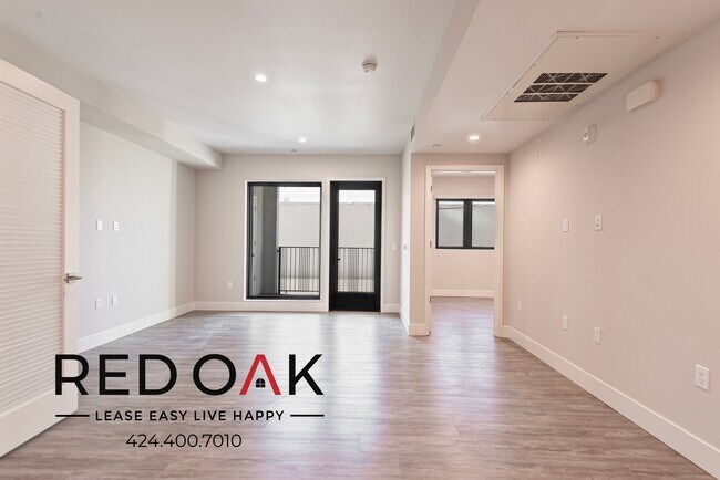 Building Photo - ~4 Weeks Free~ Gorgeous Two Bedroom with C...