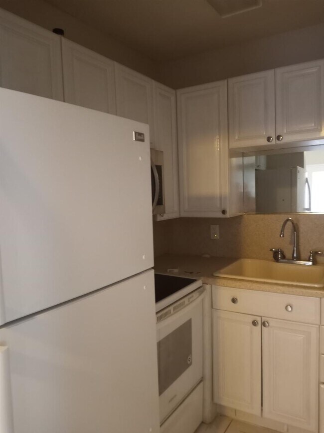 Foto del edificio - 1240 SE 3rd Ct
