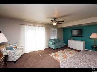 Building Photo - 183 Carrick Dr